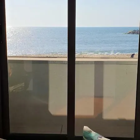 The Shore@greencoast - Waterfront House Espinho Casa de Férias *